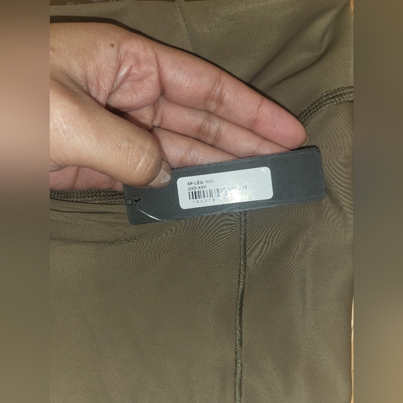 NWT SKIMS HIGH PERFORMANCE HIGH WAISTED 7/8 LEGGING IN OXIDE SIZE XXS - Picture 7 of 10